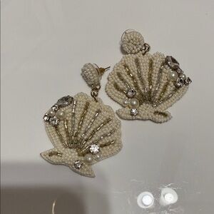 Elegant Shell Pearl Earrings